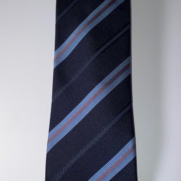 Silk Gucci Narrow Tie - Navy Blue W/Diagonal Multi Colored Stripes - EUC - Picture 2 of 3